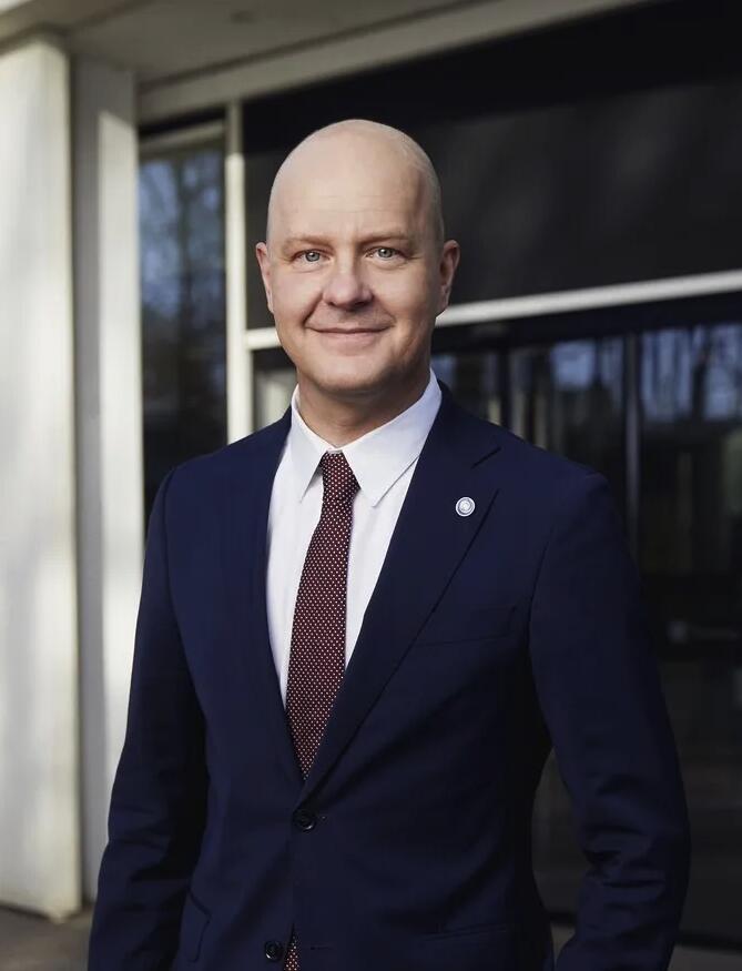 ：缋先思抛懿眉媸紫葱泄貺ars Petersson